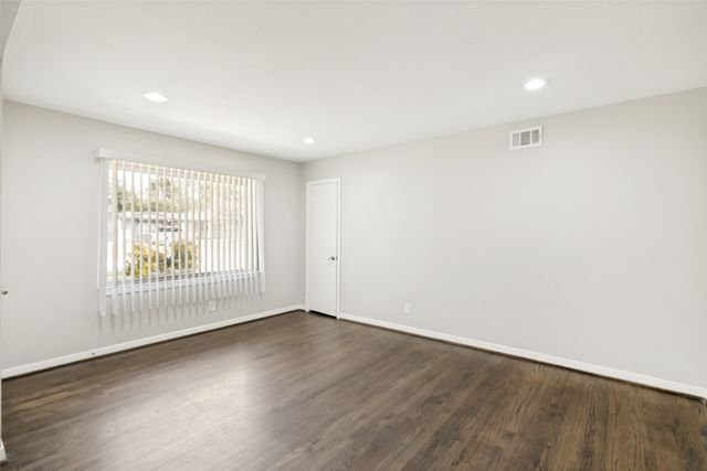 11524 Strand Street, Dallas, TX 75218