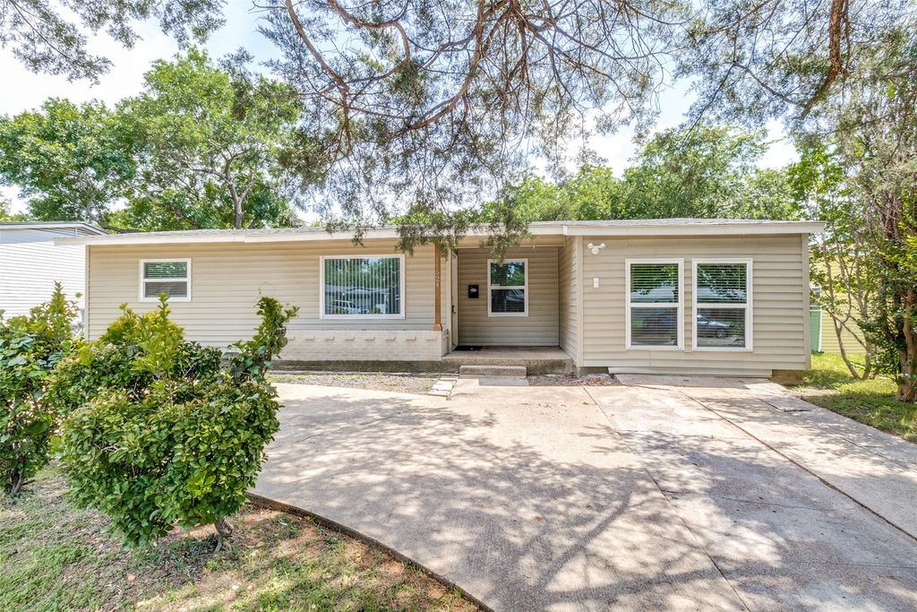 11524 Strand Street, Dallas, TX 75218
