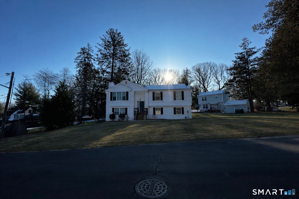 654 Laurel Street 1, East Haven, CT 06512