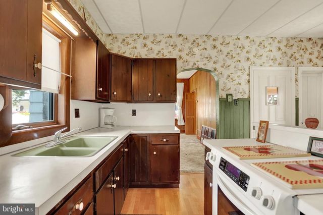 14 CHESTNUT ST, Newville, PA 17241