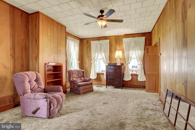 14 CHESTNUT ST, Newville, PA 17241