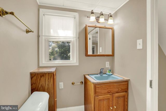 14 CHESTNUT ST, Newville, PA 17241