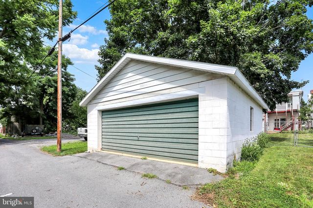 14 CHESTNUT ST, Newville, PA 17241