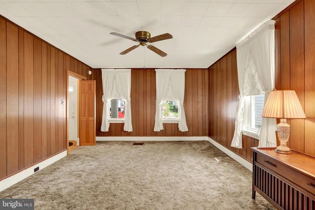 14 CHESTNUT ST, Newville, PA 17241