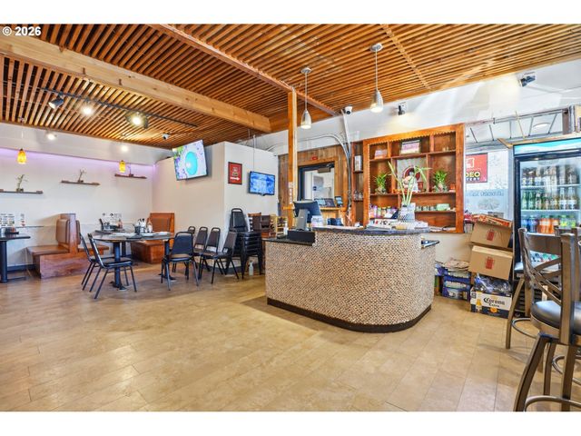 1815 Se 82ND Ave, Portland, OR 97216