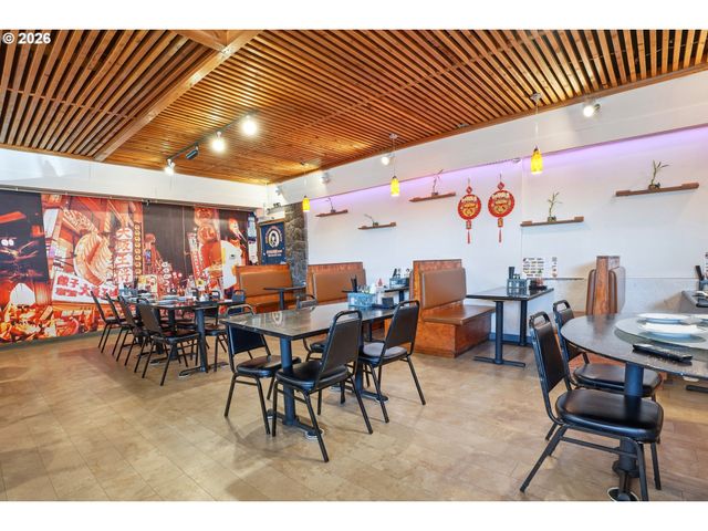 1815 Se 82ND Ave, Portland, OR 97216