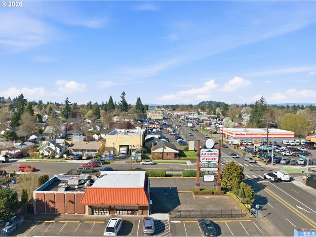 1815 Se 82ND Ave, Portland, OR 97216