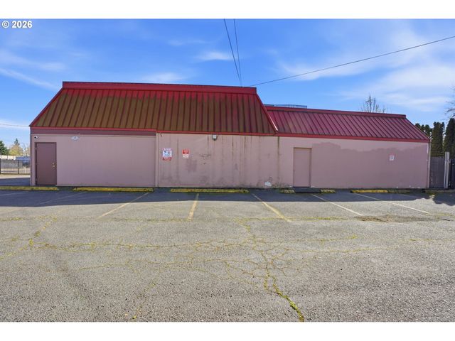 1815 Se 82ND Ave, Portland, OR 97216