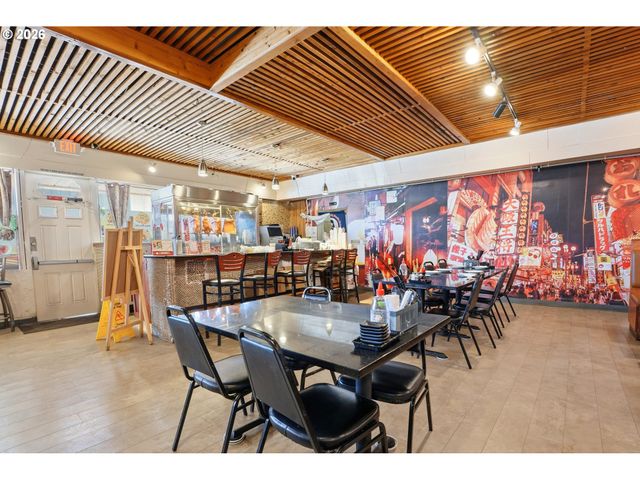 1815 Se 82ND Ave, Portland, OR 97216
