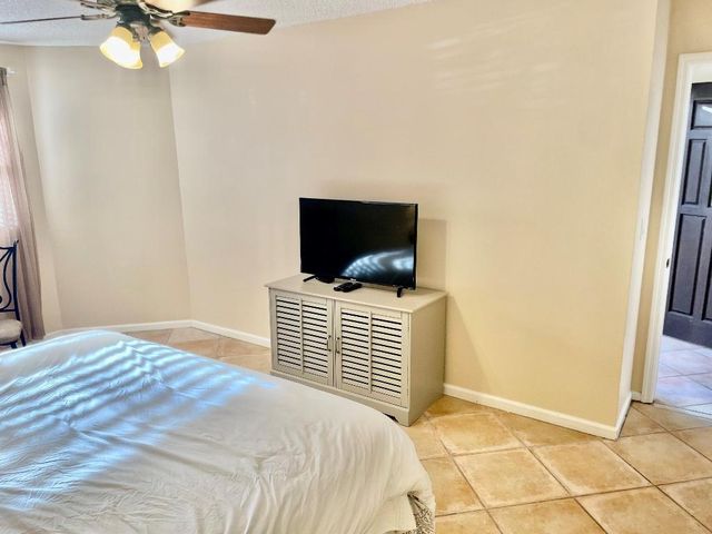 505 Prestwick Circle, Palm Beach Gardens, FL 33418