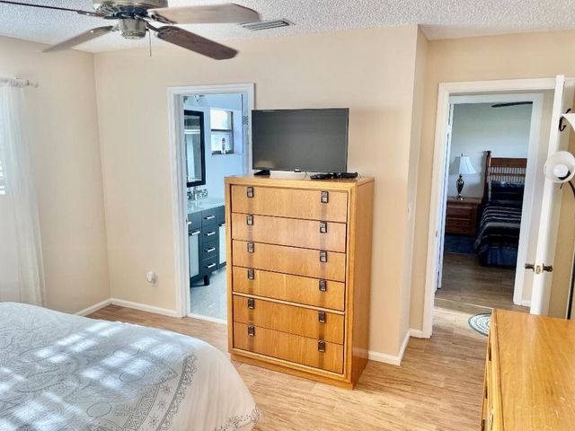 505 Prestwick Circle, Palm Beach Gardens, FL 33418