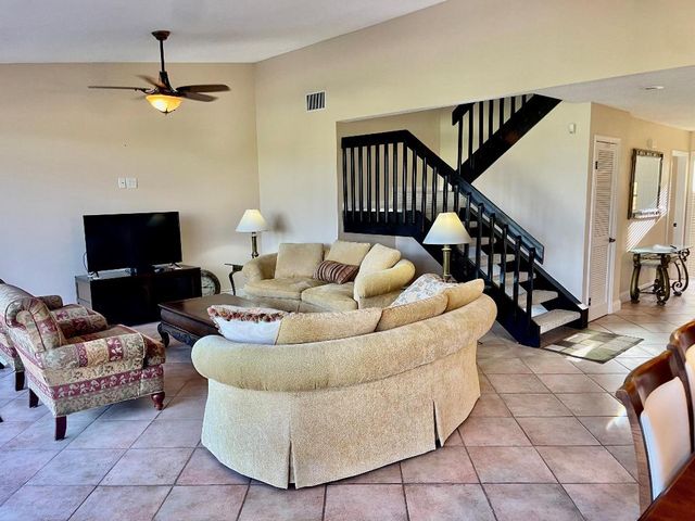 505 Prestwick Circle, Palm Beach Gardens, FL 33418