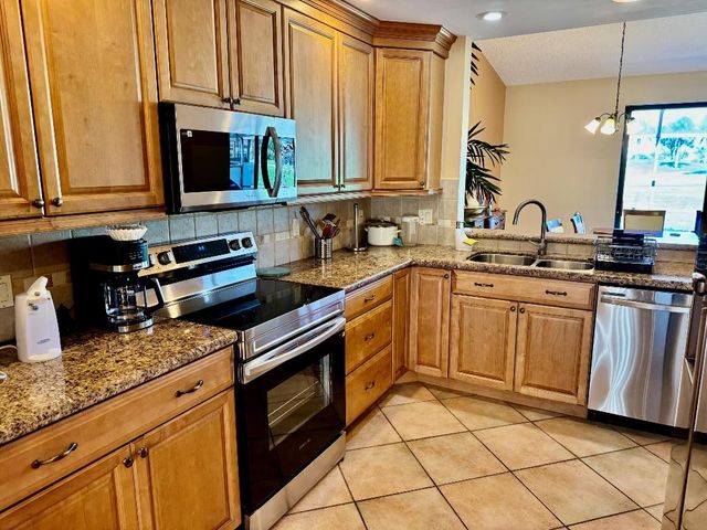 505 Prestwick Circle, Palm Beach Gardens, FL 33418