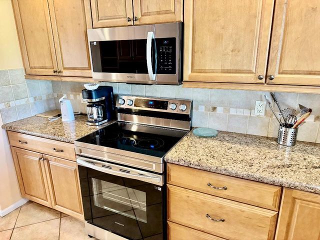 505 Prestwick Circle, Palm Beach Gardens, FL 33418