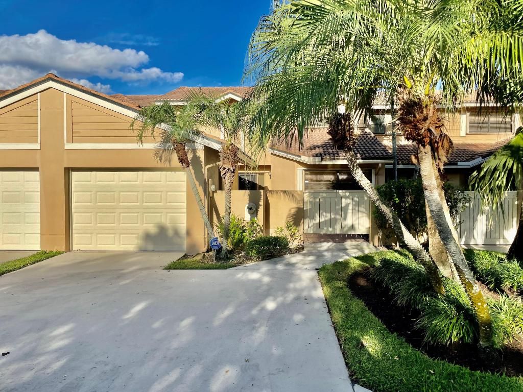 505 Prestwick Circle, Palm Beach Gardens, FL 33418