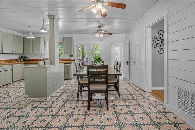 709 South Coulter Drive, Bryan, TX 77802