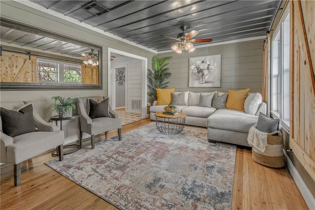 709 South Coulter Drive, Bryan, TX 77802