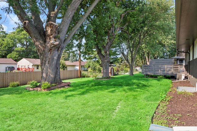 1432 County Road B West W, Roseville, MN 55113