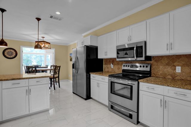 8729 E CARROLLWOOD LN, Cordova, TN 38016