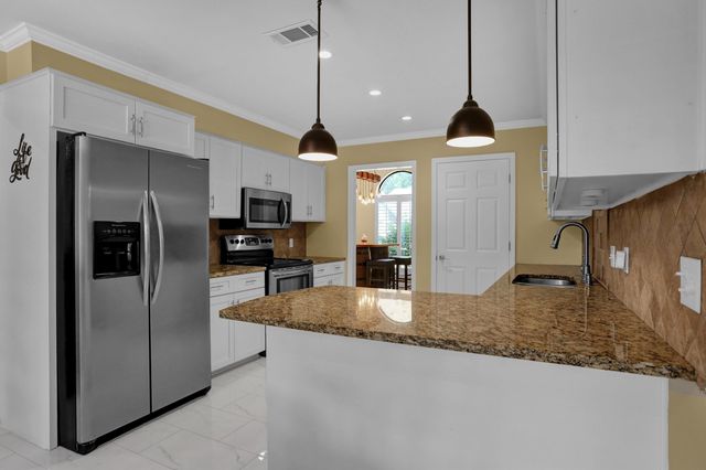8729 E CARROLLWOOD LN, Cordova, TN 38016