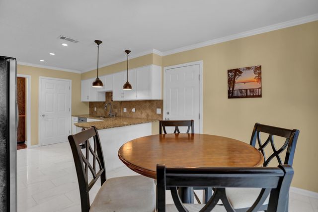 8729 E CARROLLWOOD LN, Cordova, TN 38016
