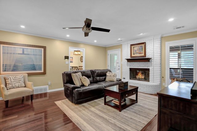 8729 E CARROLLWOOD LN, Cordova, TN 38016