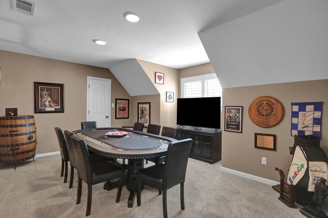 8729 E CARROLLWOOD LN, Cordova, TN 38016