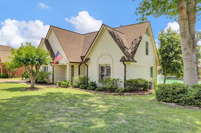8729 E CARROLLWOOD LN, Cordova, TN 38016