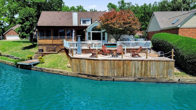 8729 E CARROLLWOOD LN, Cordova, TN 38016