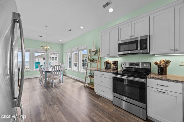 132 N Permuda Wynd Drive, N Topsail Beach, NC 28460