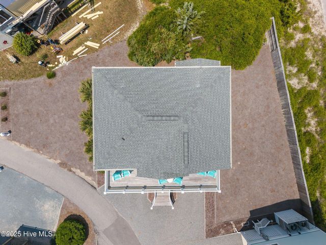 132 N Permuda Wynd Drive, N Topsail Beach, NC 28460