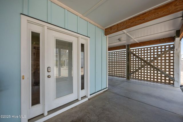 132 N Permuda Wynd Drive, N Topsail Beach, NC 28460