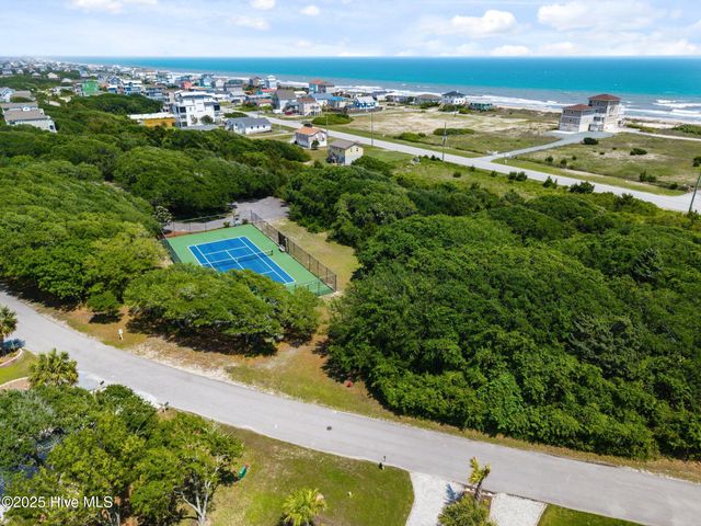 132 N Permuda Wynd Drive, N Topsail Beach, NC 28460