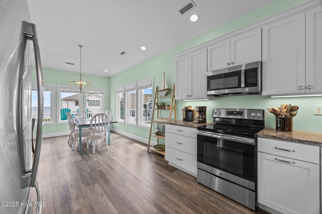 Image 28 of property listing at 132 N Permuda Wynd Drive, N Topsail Beach, NC 28460