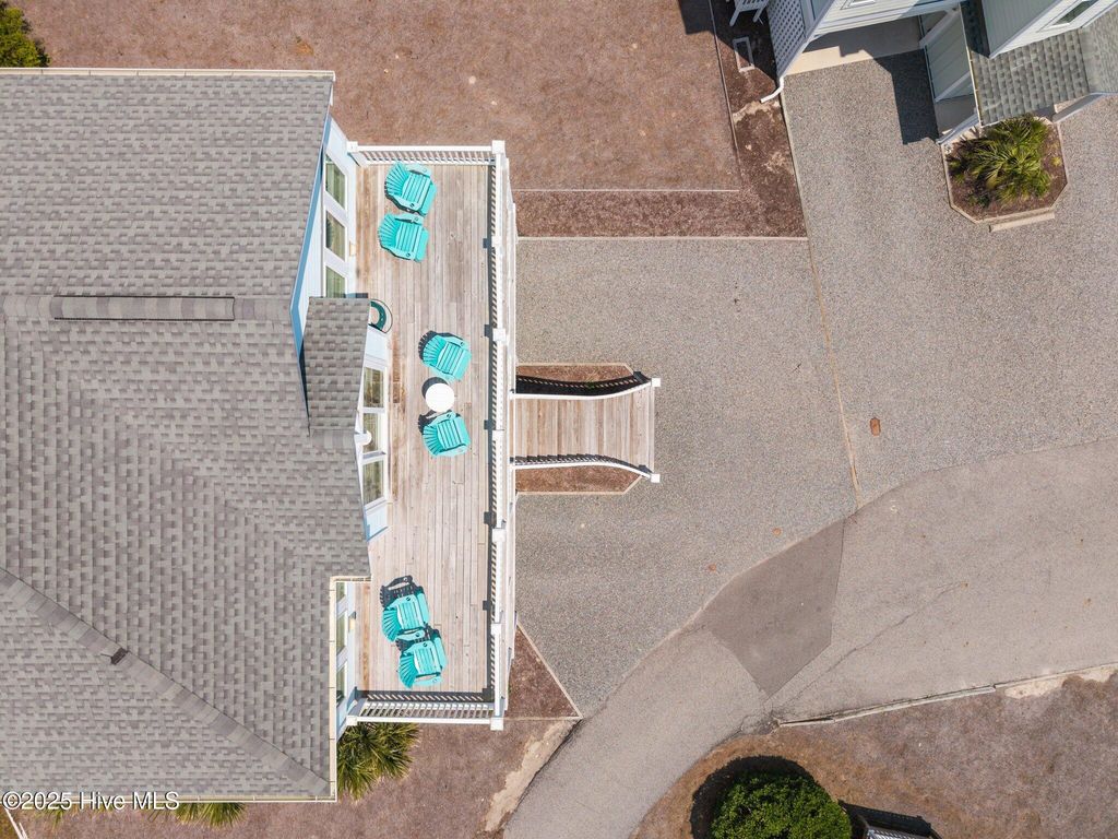 Image 42 of property listing at 132 N Permuda Wynd Drive, N Topsail Beach, NC 28460