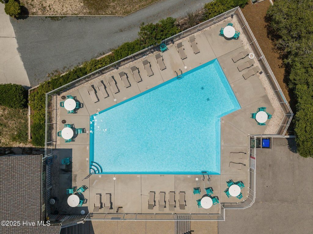 Image 55 of property listing at 132 N Permuda Wynd Drive, N Topsail Beach, NC 28460