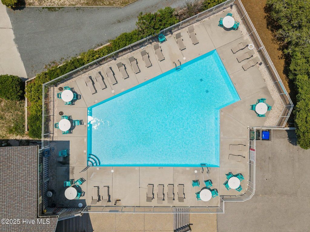 Image 57 of property listing at 132 N Permuda Wynd Drive, N Topsail Beach, NC 28460