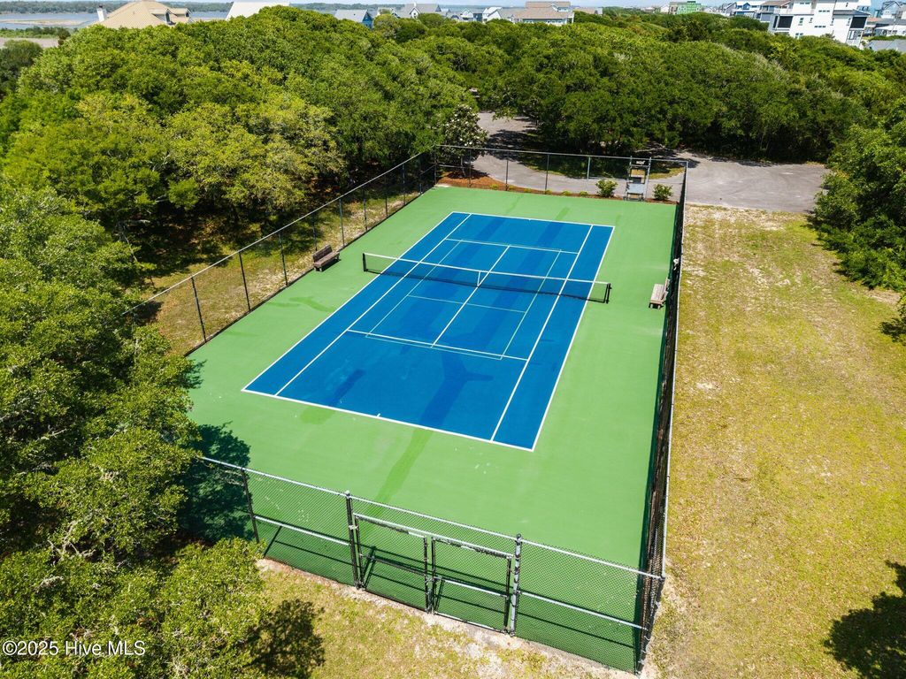 Image 59 of property listing at 132 N Permuda Wynd Drive, N Topsail Beach, NC 28460