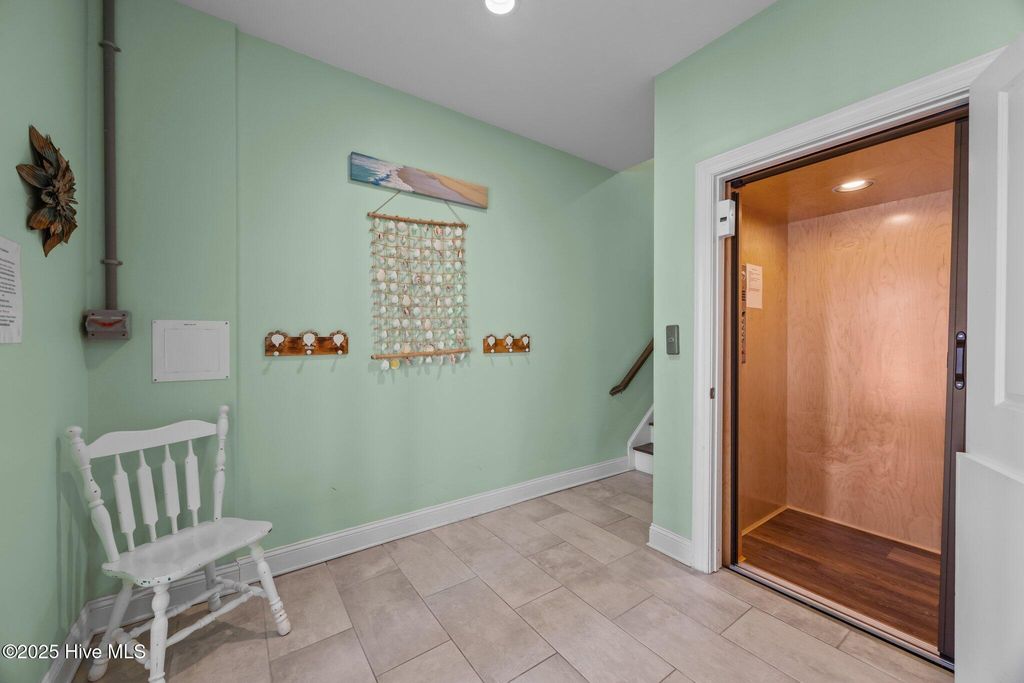 Image 9 of property listing at 132 N Permuda Wynd Drive, N Topsail Beach, NC 28460