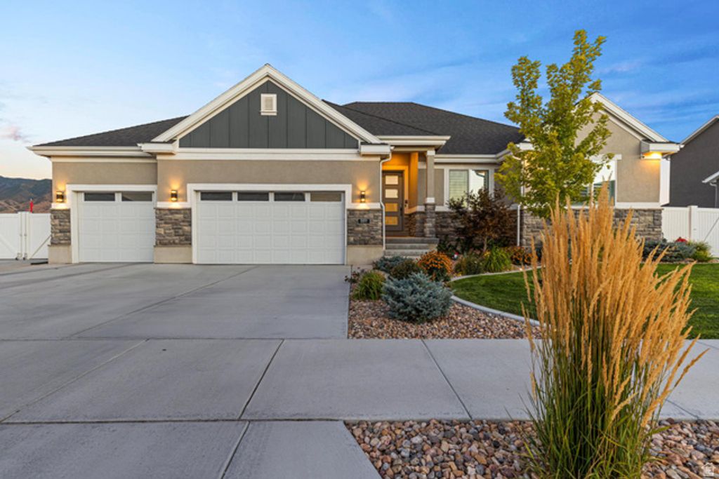 889 W SAGEWOOD DR, Stansbury Park, UT 84074