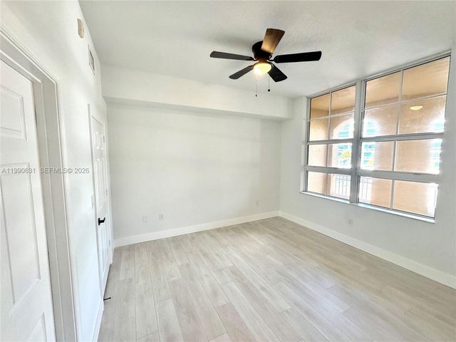 3001 NE 185th St 213, Aventura, FL 33180