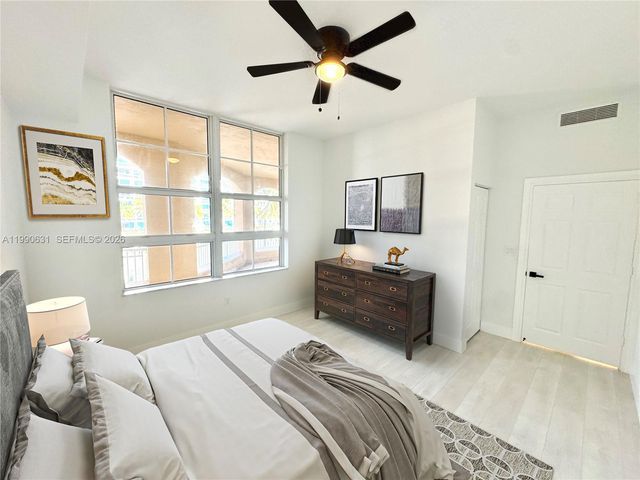 3001 NE 185th St 213, Aventura, FL 33180