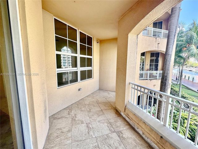 3001 NE 185th St 213, Aventura, FL 33180