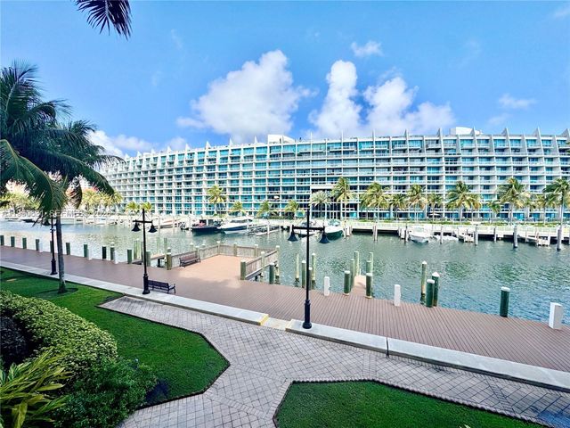 3001 NE 185th St 213, Aventura, FL 33180