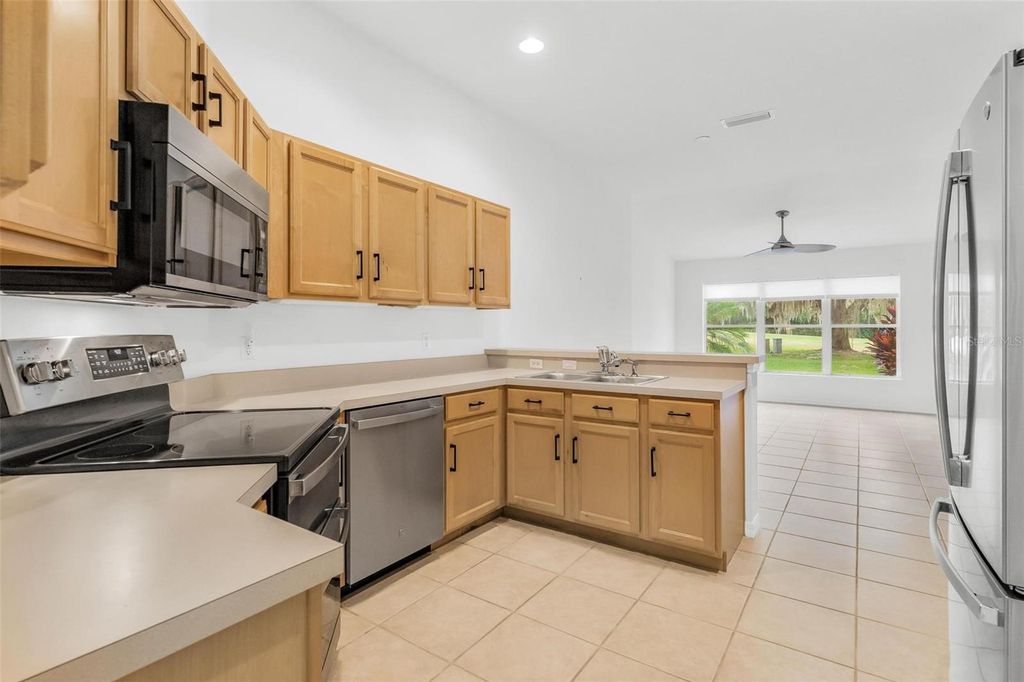Image 11 of property listing at 7023 ARCADIAN COURT, Mount Dora, FL 32757