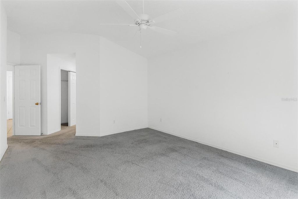 Image 13 of property listing at 7023 ARCADIAN COURT, Mount Dora, FL 32757