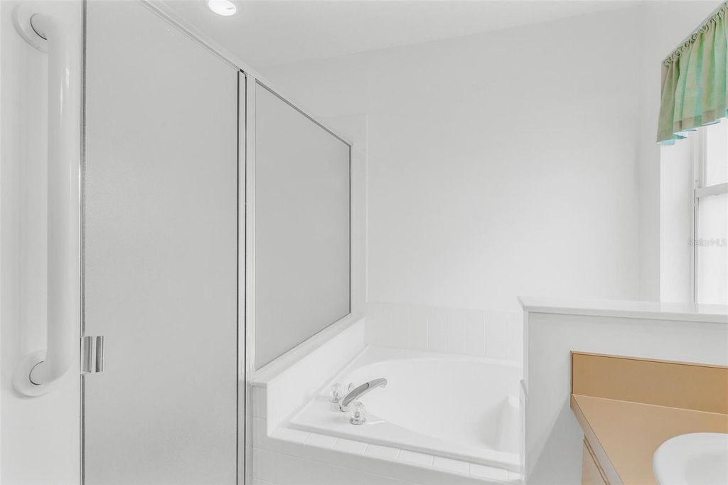 Image 16 of property listing at 7023 ARCADIAN COURT, Mount Dora, FL 32757