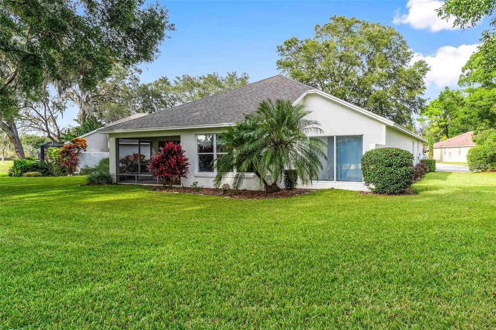 Image 33 of property listing at 7023 ARCADIAN COURT, Mount Dora, FL 32757