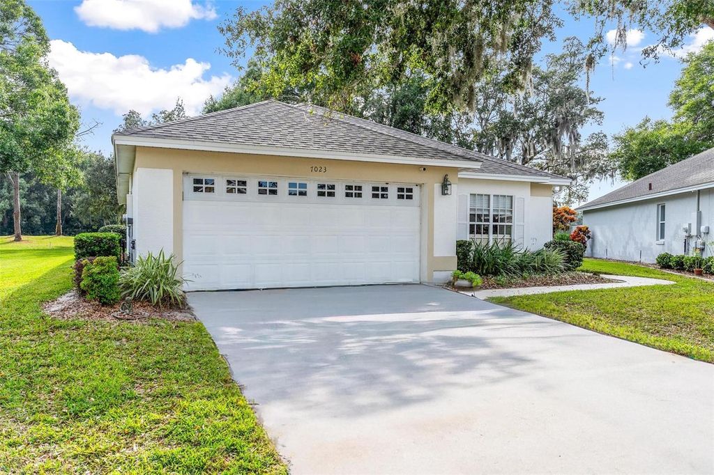 Image 36 of property listing at 7023 ARCADIAN COURT, Mount Dora, FL 32757