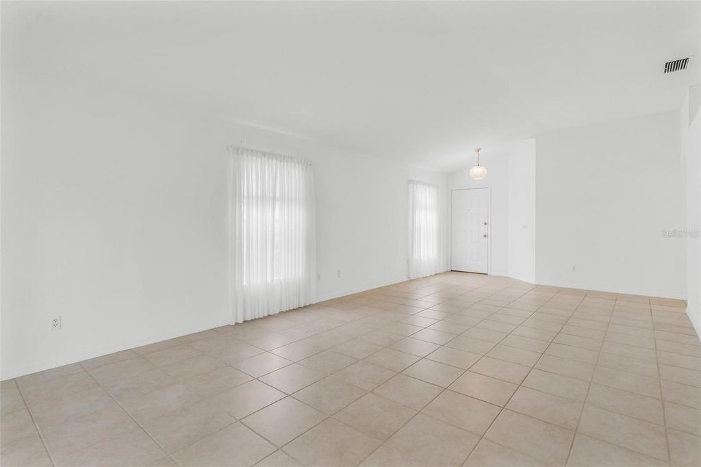 Image 7 of property listing at 7023 ARCADIAN COURT, Mount Dora, FL 32757